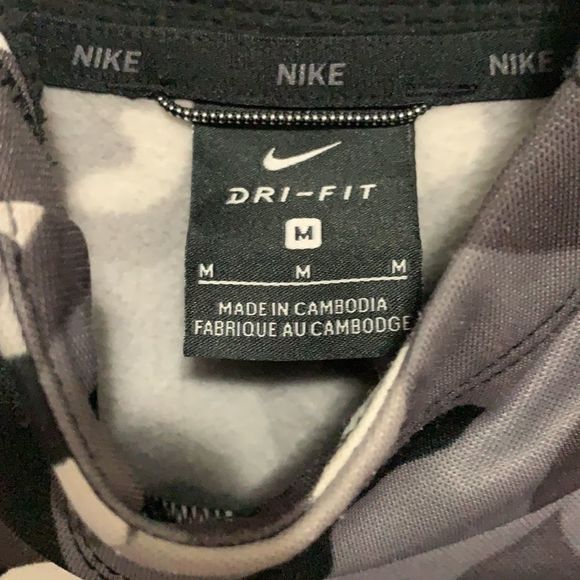 Nike Dri-fit hoodie SZ Medium - Picture 3 of 3